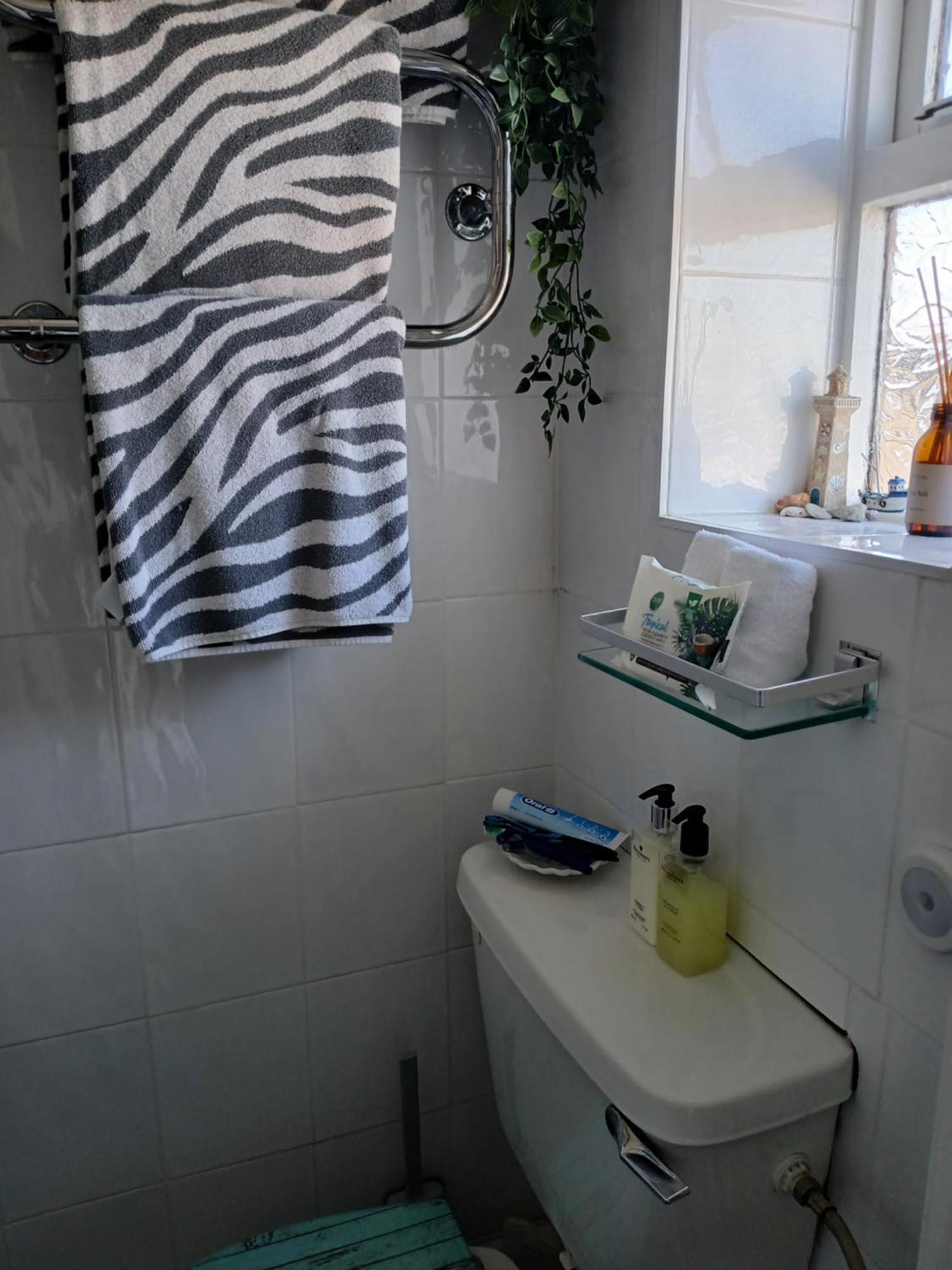 Marjune Guest House Уэймут Экстерьер фото